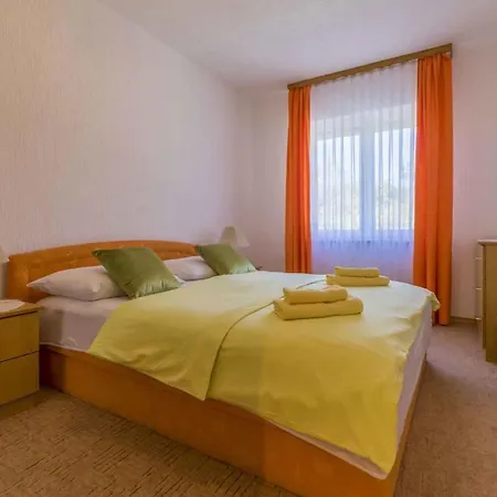 In 39116 Apartment
