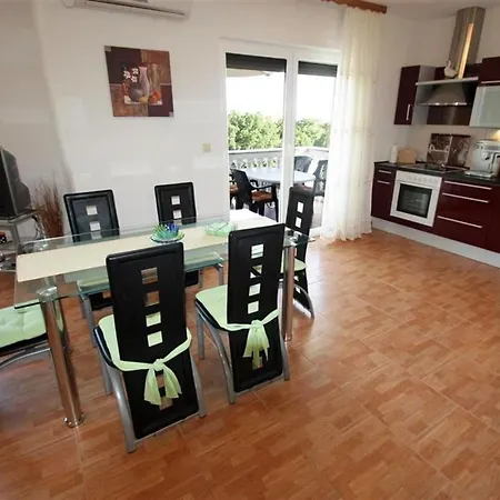 Apartment In 39116