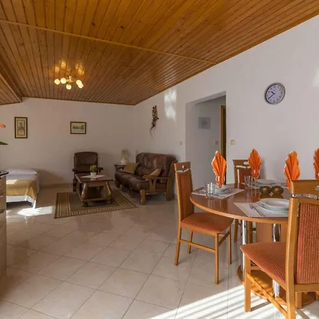 In 39116 Apartment