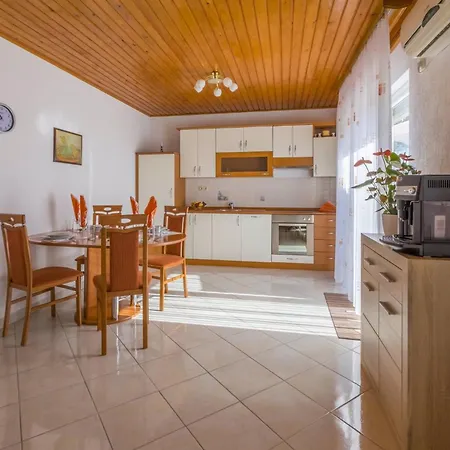 Apartmán In 39116