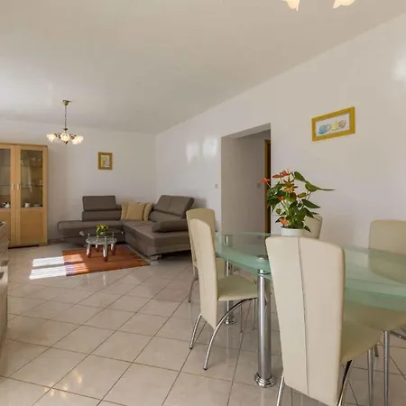Apartmán In 39116